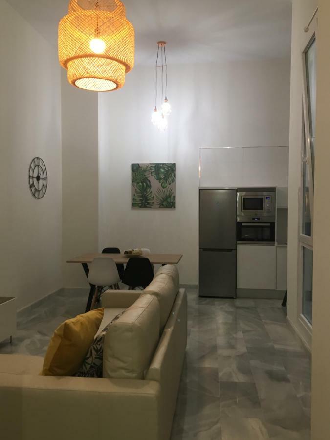 Apartamento Nuevo En Casa Tipo Palacio Cádiz Exterior photo