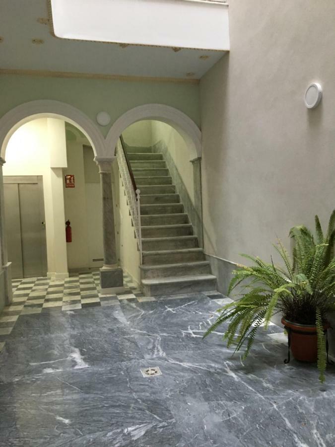 Apartamento Nuevo En Casa Tipo Palacio Cádiz Exterior photo